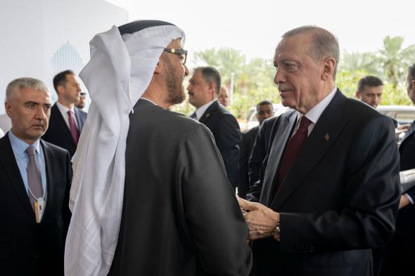 الامارات | رئيس الدولة والرئيس التركي يبحثان سبل تعزيز العلاقات الثنائية