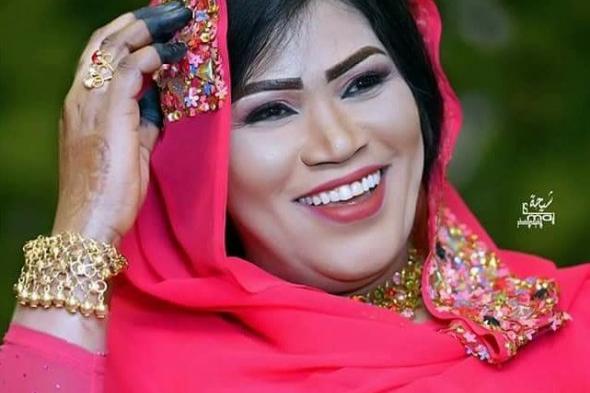 شاهد بالفيديو.. الفنانة إنصاف مدني تخاطب البنات وتفجرها داوية: (المدنية ما معناها انك تلبسي استرتش وعفشك وشطرنجك كلو في الشارع) ومتابعون: (حصلوا ملكة الدلوكة درعتها)