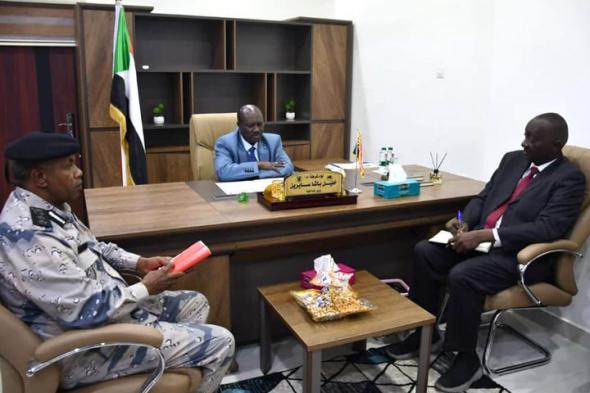 وزير الداخلية المكلف يلتقي مدير المركز الافريقي لدراسات الحوكمة والسلام والتحول