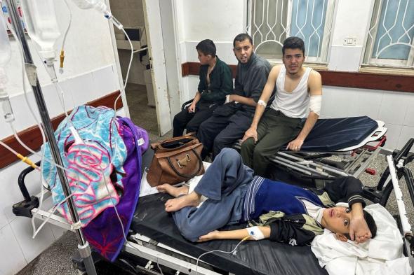 "ضربة قاصمة".. الصحة العالمية تحذر من تفكيك مجمع ناصر الطبي في غزة