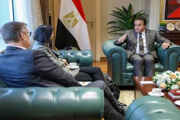 وزير الصحة يناقش سبل التعاون بين مصر وهولندا في دعم القطاع الصحي المصري