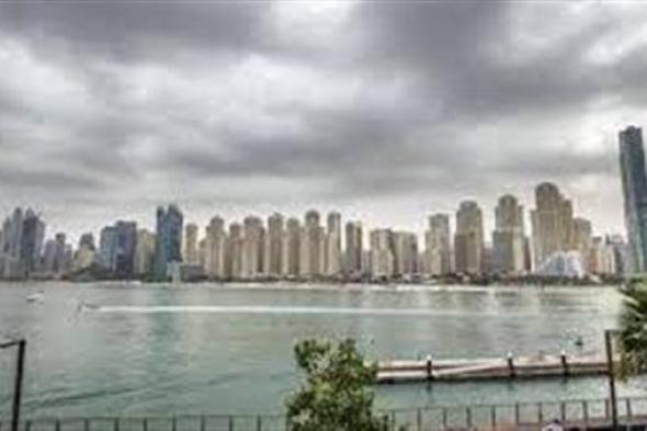 طقس الإمارات.. ارتفاع درجات الحرارة وسقوط أمطار خفيفة