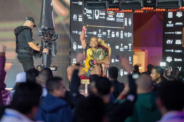 موسم الرياض يتوج ٤ ملاكمين بأحزمة Super Belt ضمن ليلة “الأبطال ضد الأبطال”