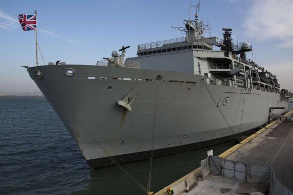 "أنصار الله" تعرض السماح بسحب السفينة البريطانية المتضررة مقابل دخول مساعدات إلى غزة
