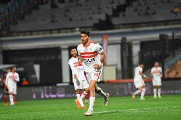 لاعبو الزمالك يحتفلون مع الجماهير بالفوز على الداخليه