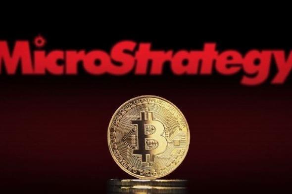 أسعار أسهم شركة “MicroStrategy” تتجاوز 1000 دولار وتتفوق على مؤشرات S&P 500 وناسداك وداو جونز