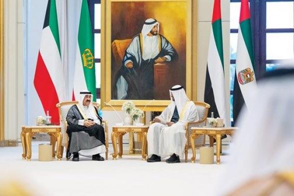 رئيس الدولة وأمير الكويت: دعم العمل الخليجي المشترك