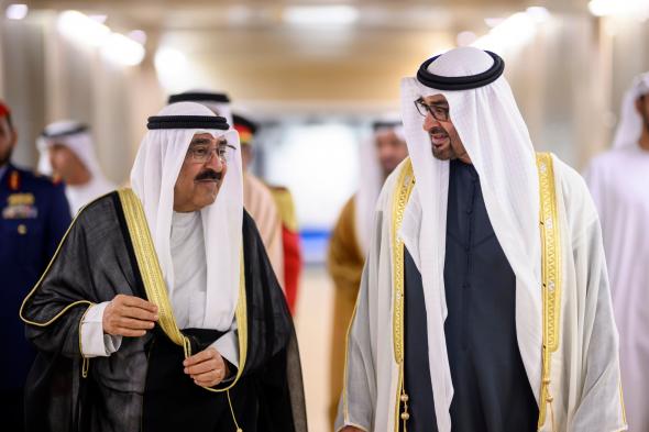 الامارات | رئيس الدولة وأمير الكويت يبحثان علاقات البلدين وتعزيز العمل الخليجي المشترك