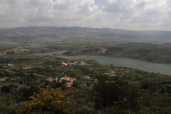 مقتل 3 أشخاص من عائلة واحدة بغارة إسرائيلية على بلدة جنوبي لبنان