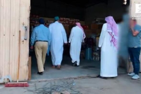 فيديو.. ضبط 23 ألف كيلو مواد غذائية بتواريخ صلاحية مزورة في جدة