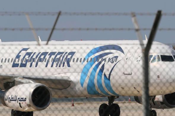 القبض على 18 مسؤولا في "مصر للطيران" اختلسوا مليون دولار بحيلة خبيثة