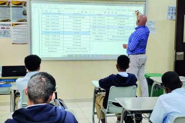 الامارات | أولياء أمور يطالبون مدارس خاصة بـ «الشفافية» في قرار زيادة الرسوم