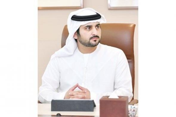 مكتوم بن محمد يطلع على الإنجازات والمشاريع المستقبلية للجنة العليا لتطوير أسواق المال والبورصات في دبي