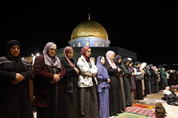 العاهل الأردني والرئيس الفلسطيني يبحثان ضرورة التنسيق لتفادي أي تصعيد محتمل في القدس والمسجد الأقصى