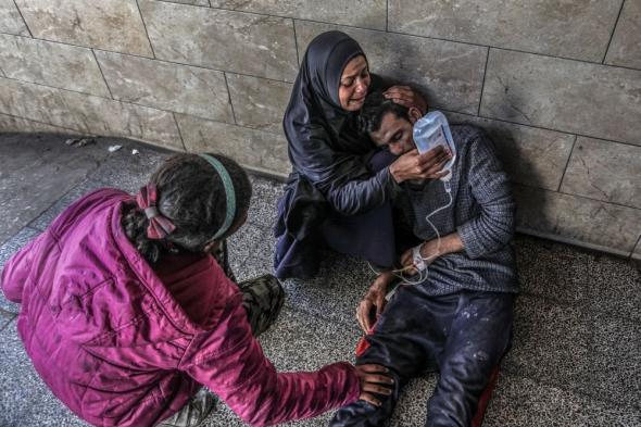 بالقذائف والصواريخ.. الاحتلال يواصل استهداف مستشفى الشفاء في غزة