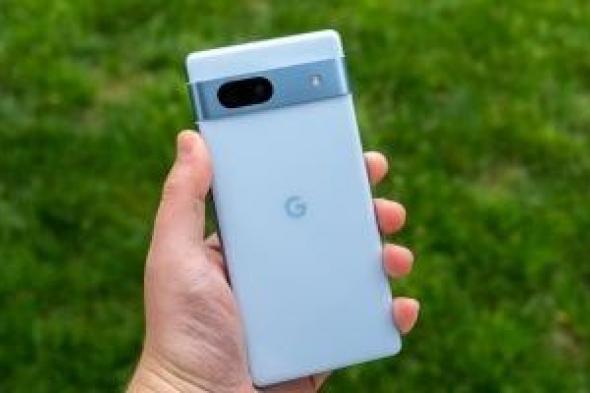 تكنولوجيا: إيه الفرق؟.. أبرز الاختلافات بين هاتفى Google Pixel 7a وiPhone SE 2022