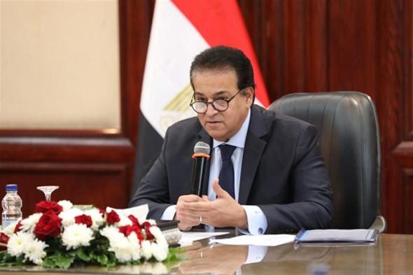 "1.5 مليار جنيه فيتامينات".. وزير الصحة يكشف لمصراوي أسباب قرار "علاج مجاني واحد للمريض"