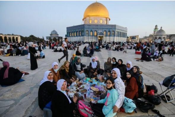 رمضان في القدس.. لا مسحراتي ولا زينة