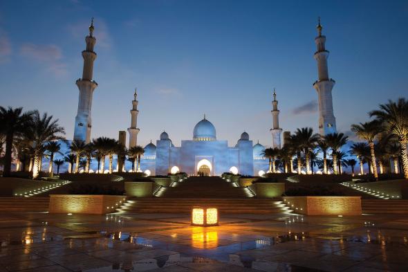 الامارات | جامع الشيخ زايد الكبير يستقبل 570,113 مرتادا خلال النصف الأول من رمضان