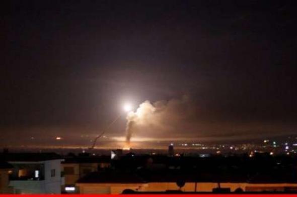 المرصد: إسرائيل تستهدف موقعاً عسكرياً في درعا رداً على إطلاق صاروخ باتجاه الجولان