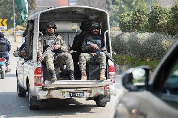 مقل شرطي وإصابة 12 شخصاً في انفجار بمسجد جنوب غربي باكستان