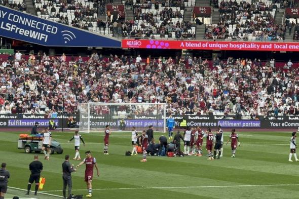 لاعب وست هام يخلع القلوب بسقوط مفاجئ في مباراة فولهام