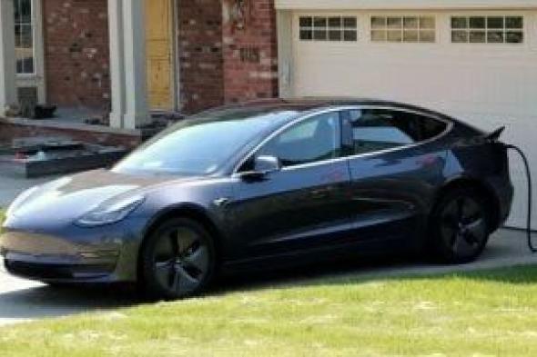 تكنولوجيا: ارتفاع أسعار سيارة تسلا Model 3 بمقدار ألف دولار