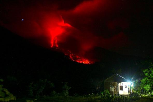 مقدمة 
طوكيو: لا مؤشرات على حدوث تسونامي بسبب ثوران بركان إندونيسيا