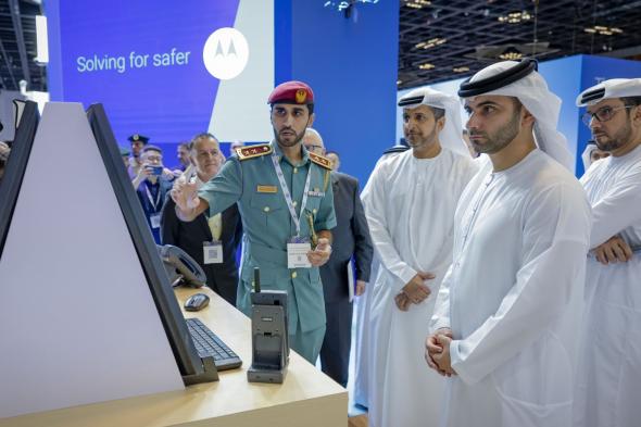 الامارات | منصور بن محمد يشهد افتتاح فعاليات المؤتمر والمعرض العالمي للاتصالات في الأزمات والطوارئ 2024