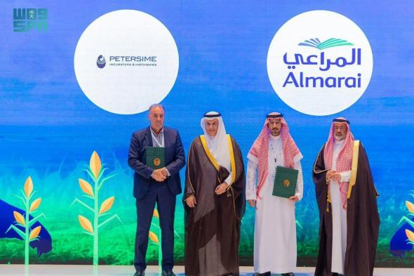 وزير البيئة يشهد توقيع اتفاقيات استثمارية بأكثر من 4 مليارات ريال في معرض الشرق الأوسط للدواجن