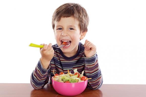 الامارات | نصائح لتشجيع طفلك على تناول الطعام الصحي