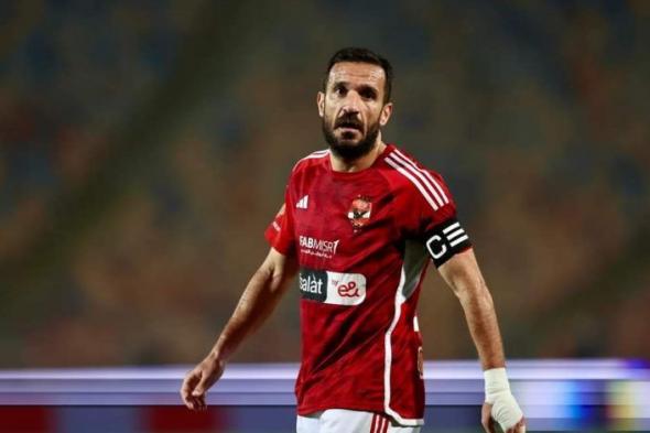 علي معلول يغادر مباراة الاهلي والترجي مصابًا بعد 7 دقائق