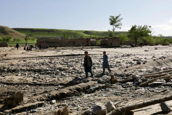 مقتل 50 شخصًا جراء الفيضانات بوسط أفغانستان