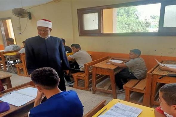 رئيس شئون التعليم بالمعاهد الأزهرية يتفقد امتحانات الشهادة الإعدادية بمنطقة القاهرة