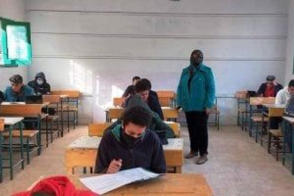 طلاب الشهادة الإعدادية بالقاهرة يؤدون اليوم امتحان العلوم