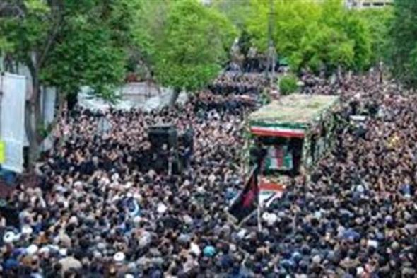 بث مباشر .. وصول جثامين الرئيس الإيراني إبراهيم رئيسى ومرافقيه إلى مطار العاصمة طهران