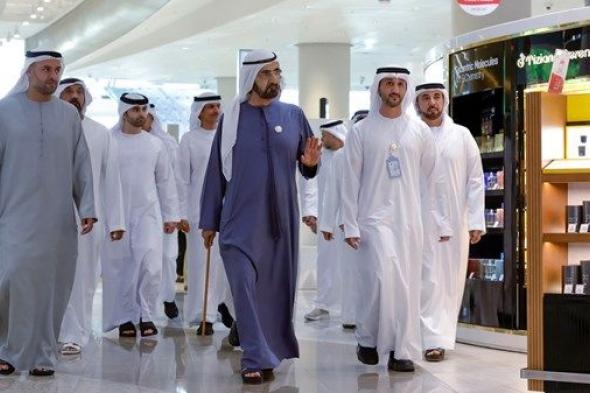 خلال زيارته مطار زايد الدولي.. محمد بن راشد: الإمارات ستظل محوراً رئيساً لحركة السفر العالمية