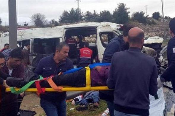 مصرع 11 شخصا وإصابة العشرات بحادث سير جنوب تركيا