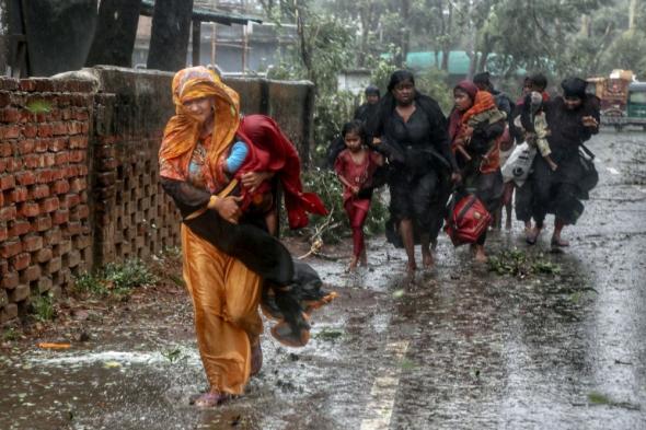 إعداد ملاجئ خرسانية.. نزوح مليون شخص جراء إعصار بنغلاديش