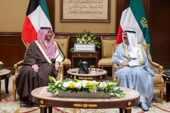أمير الكويت يستقبل الأمير تركي بن محمد بن فهد