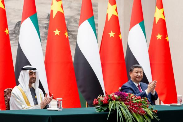 الامارات | رئيس الدولة والرئيس الصيني يشهدان توقيع اتفاقيات ومذكرات تفاهم بين البلدين