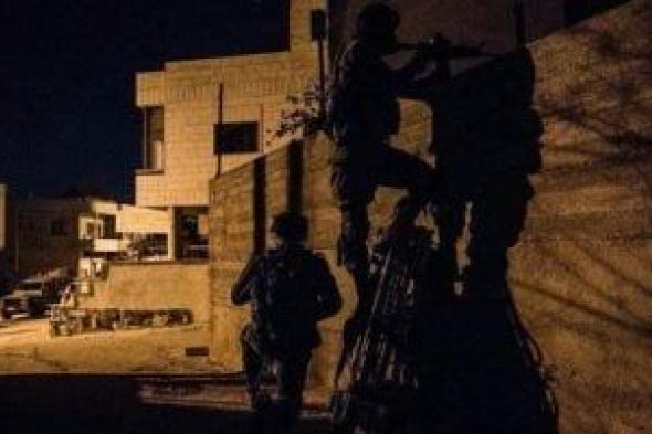 إعلام إسرائيلي: منفذ عملية الدهس جنوب شرق نابلس يسلم نفسه للأمن الفلسطيني