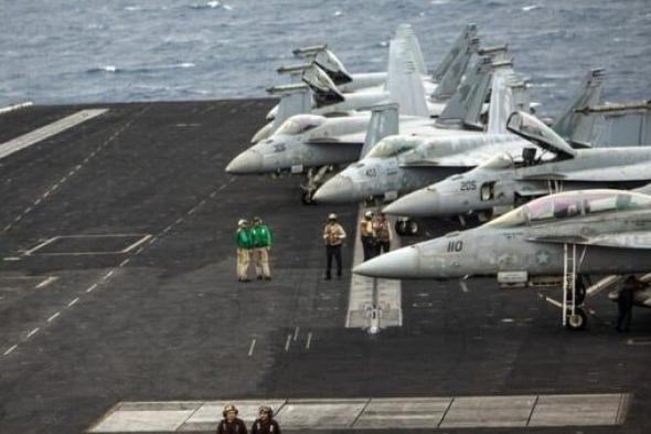 الحوثيون يعلنون استهداف حاملة الطائرات "إيزنهاور" و 4 سفن في البحر الأحمر