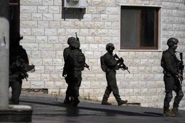 عاجل.. جندي إسرائيلي يلقي قنبلة بمكتب وزارة الدفاع في تل أبيب ويهرب