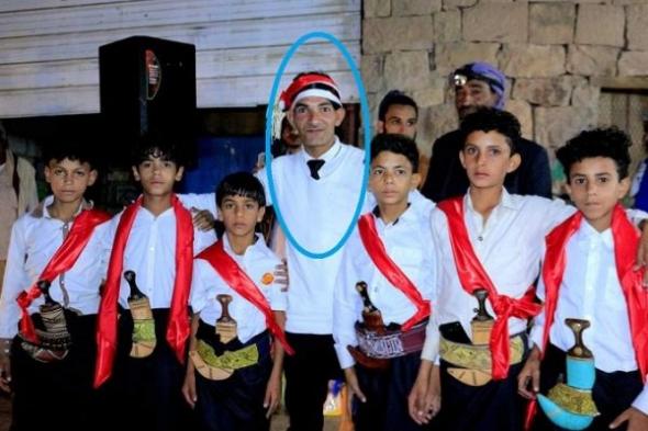 بعد اختطاف وتعذيب دام 7 أشهر - مليشيا الحوثي تُجبر مُعلم على توقيع تعهد بعدم تنظيم احتفالات وطنية في إحدى بلدات إب