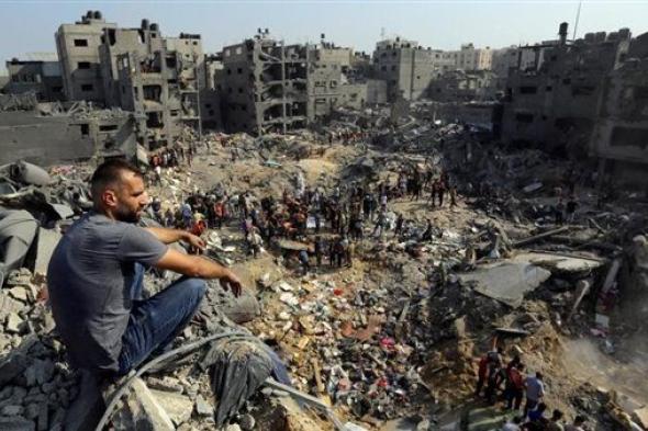 القمامة والحرارة تهددان الحياة في قطاع غزة