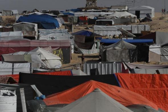 قصف وحظر تجوال.. قوات الاحتلال تحاصر مخيمات رفح
