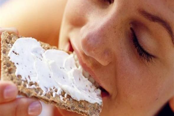 اكتشاف تأثير مفاجئ لتناول الجبن على الجسم.. ما علاقتها بالشيخوخة الصحية؟