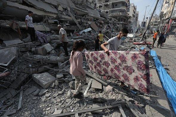 “الأونروا”: المساعدات الإنسانية قليلة جدا ولا تكفي لمليوني فلسطيني بقطاع غزة