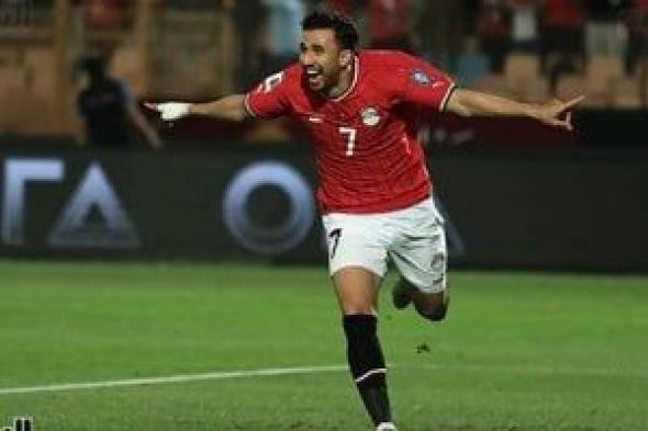 كان نفسي تشوف نجاحاتي يابابا.. 4 نجوم كتبوا التاريخ رغم وفاة الأب